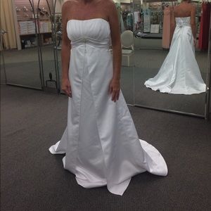 David’s Bridal Satin White Wedding Dress